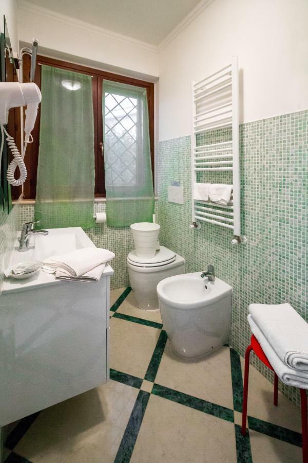 Bed and Breakfast Il Bacio E La Nocciola Labico Exterior foto